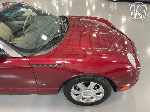 2004 Ford Thunderbird Deluxe