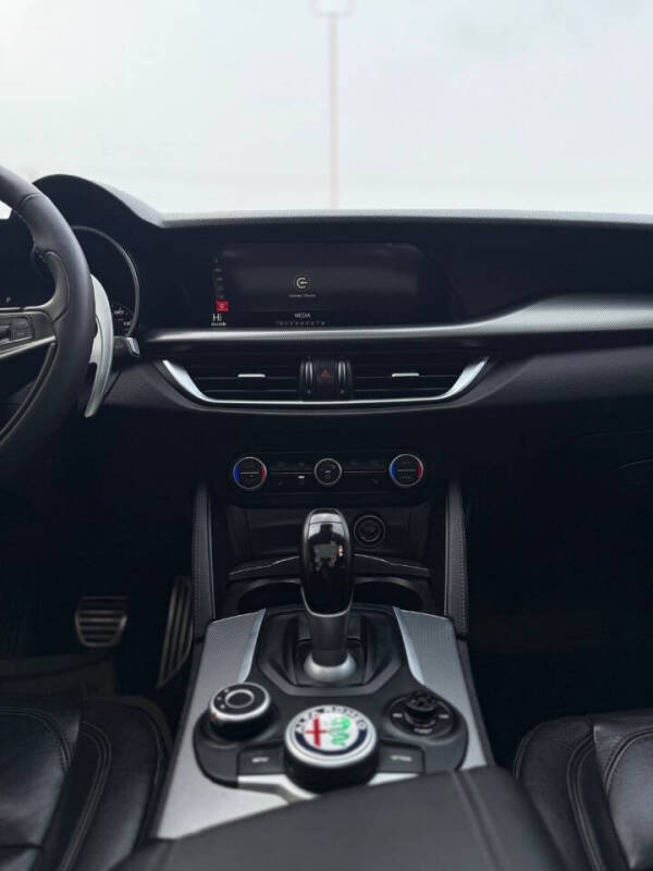 2018 Alfa Romeo Stelvio Sport
