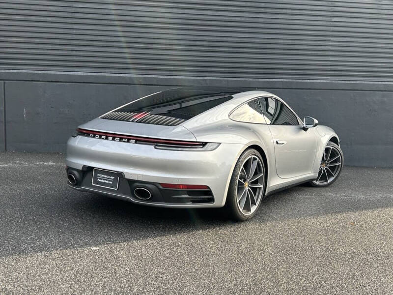 2021 Porsche 911 Carrera