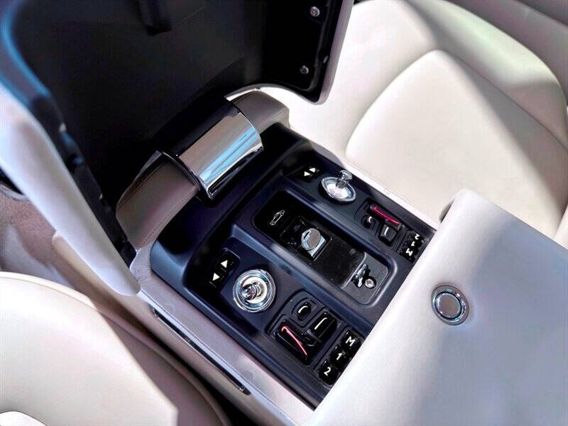 2012 Rolls-Royce Phantom Drophead Coupe 37