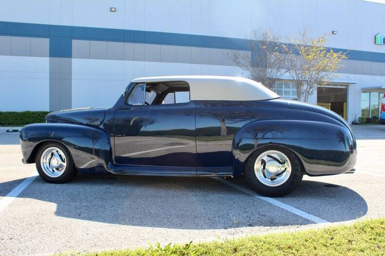 1946 Ford Super Deluxe