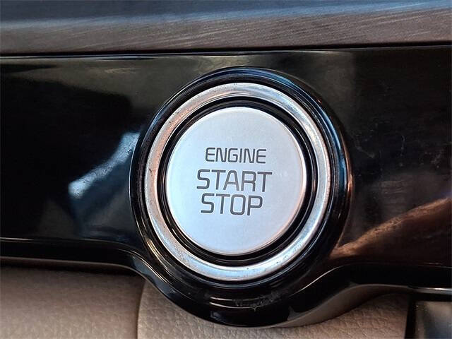 2024 Kia Carnival SX