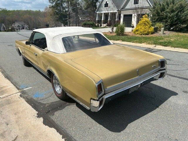 1967 Oldsmobile Cutlass 2