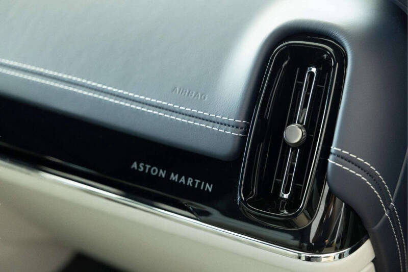 2025 Aston Martin DBX 707