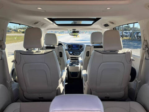 2017 Chrysler Pacifica Hybrid Platinum