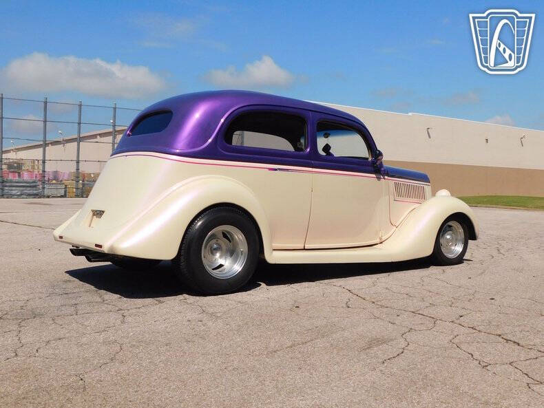 1935 Ford Tudor