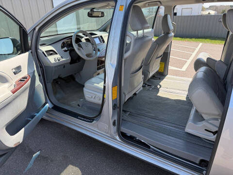 2012 Toyota Sienna XLE 8-Passenger