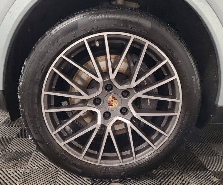 2022 Porsche Cayenne Coupe Platinum Edition