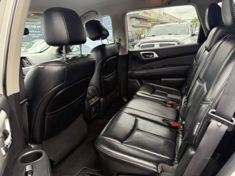 2018 Nissan Pathfinder Platinum