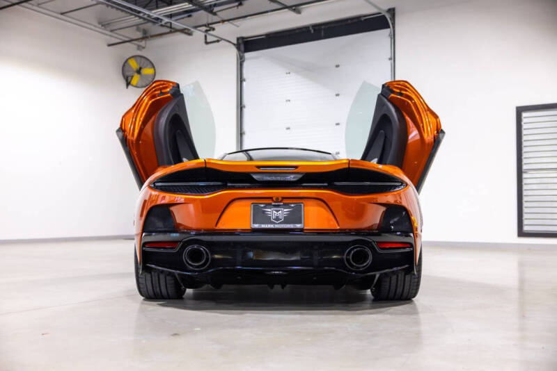 2023 McLaren GT