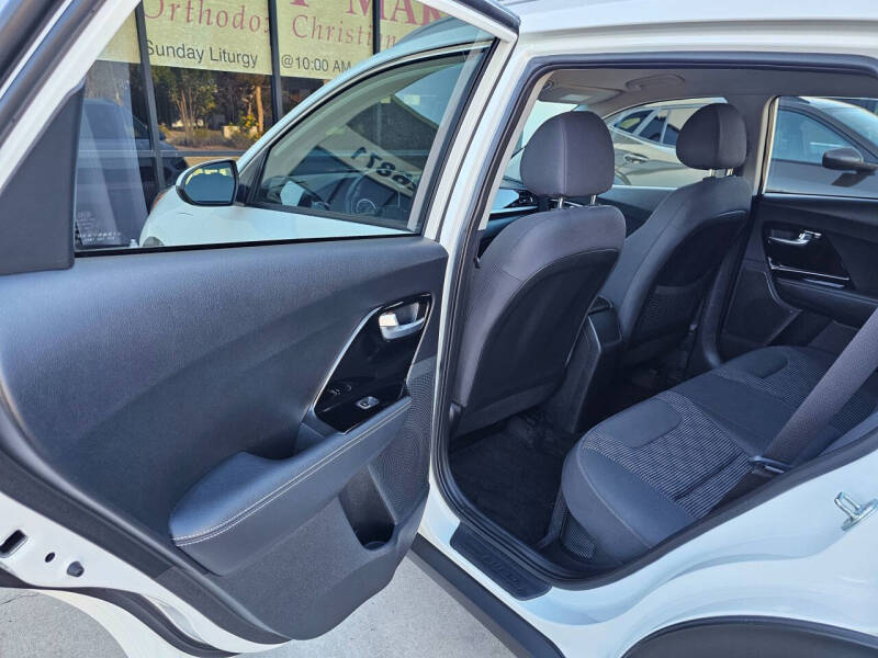 2022 Kia Niro Plug-In Hybrid LXS