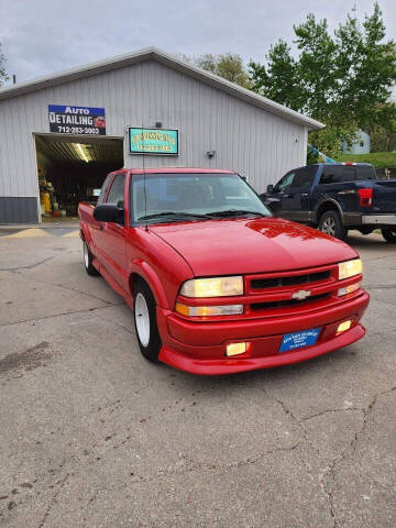 2000 Chevrolet S-10 LS
