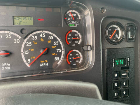 2012 Freightliner M2 106