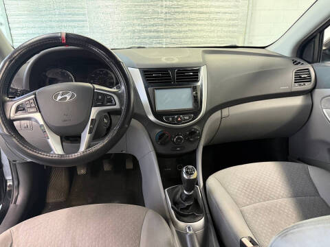 2012 Hyundai Accent SE