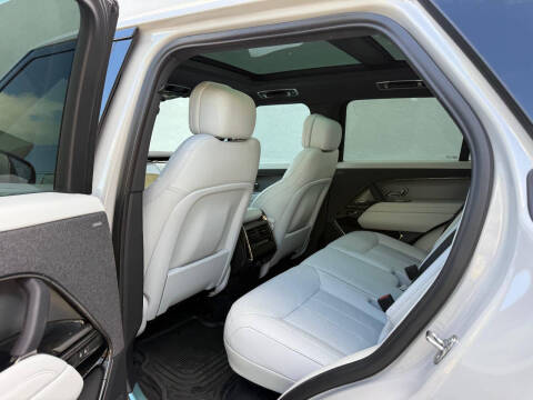 2025 Land Rover Range Rover Sport P360 SE