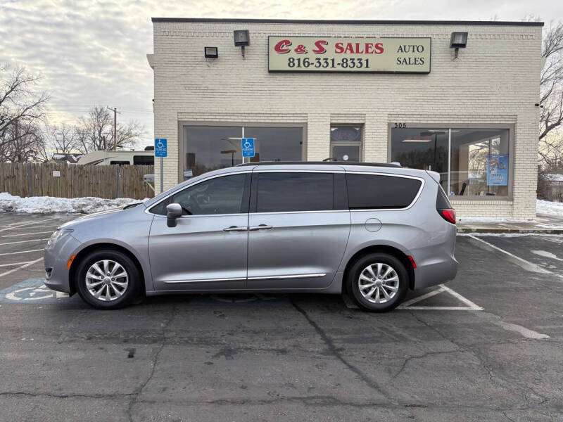 2017 Chrysler Pacifica for sale at C & S SALES in Belton MO