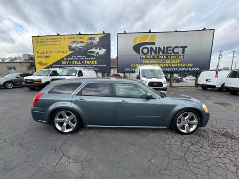 2005 Dodge Magnum for sale at Connect Truck and Van Center in Indianapolis IN