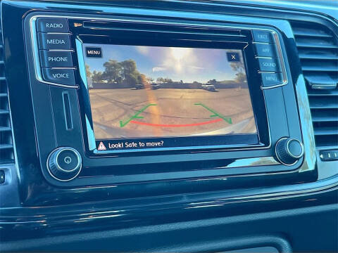 2018 Volkswagen Beetle 2.0T Coast