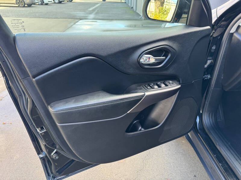 2019 Jeep Cherokee Latitude