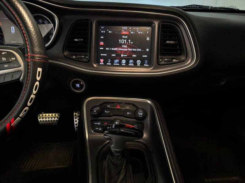 2015 Dodge Challenger SXT Plus