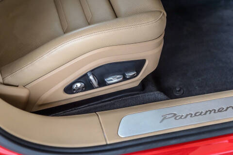 2018 Porsche Panamera 4