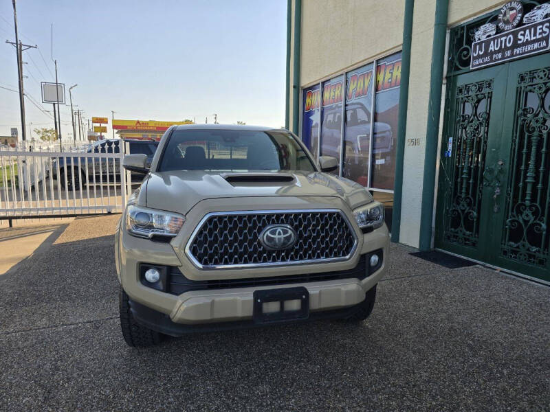 2018 Toyota Tacoma TRD Sport's photo