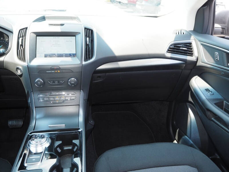 2020 Ford Edge SE