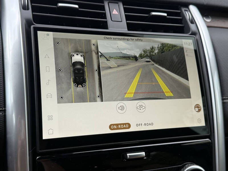 2025 Land Rover Discovery P300 Dynamic SE