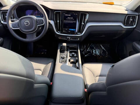 2025 Volvo S60 B5 Core