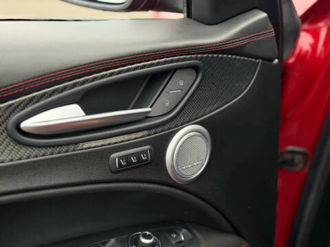 2018 Alfa Romeo Stelvio Quadrifoglio