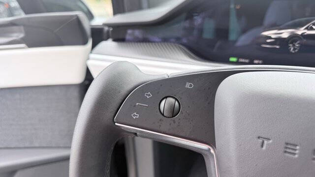 2022 Tesla Model X Plaid