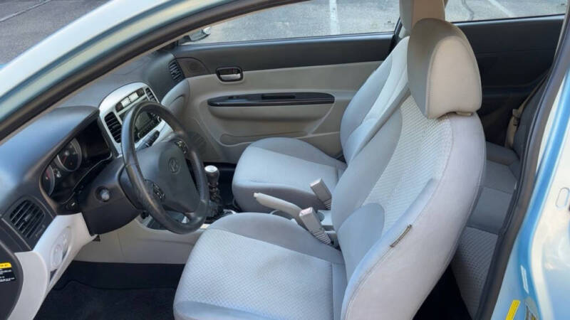 2011 Hyundai Accent SE