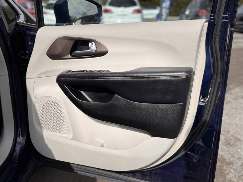 2017 Chrysler Pacifica Touring Plus