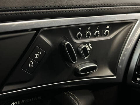 2019 Jaguar F-TYPE P300