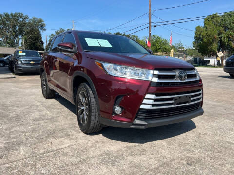 2018 Toyota Highlander for sale at Fiesta Auto Finance in Houston TX