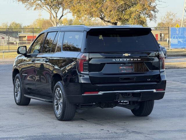 2025 Chevrolet Suburban LT