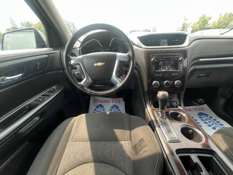 2017 Chevrolet Traverse LT