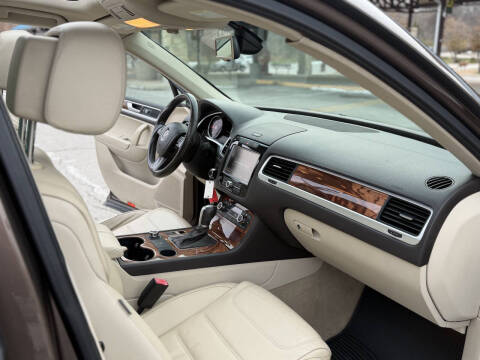 2012 Volkswagen Touareg TDI Sport