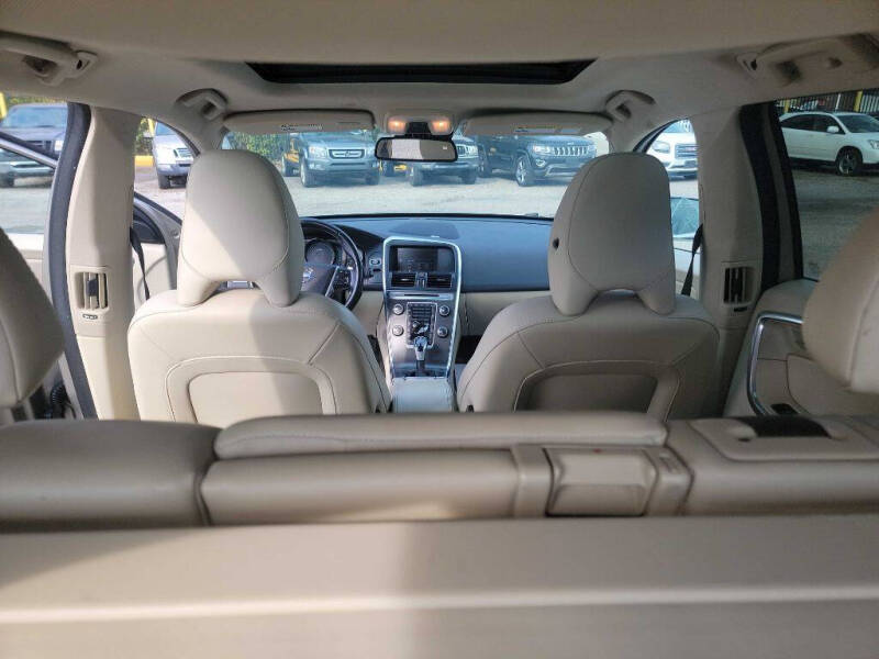 2015 Volvo XC60 T6 Platinum