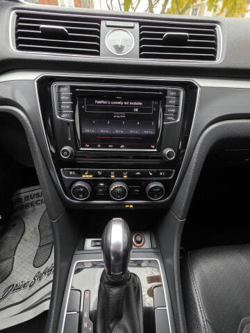 2017 Volkswagen Passat 1.8T R-Line