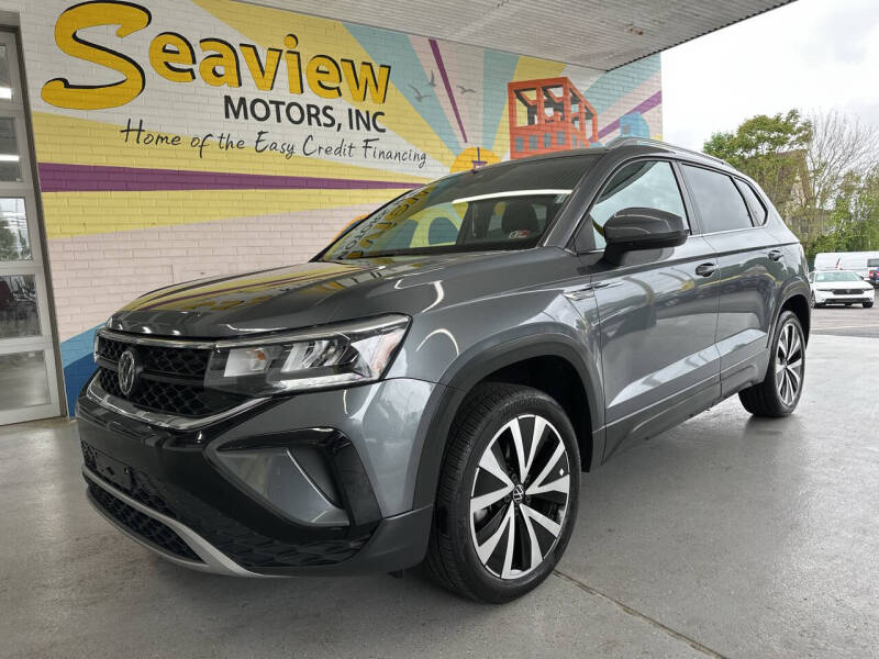 2024 Volkswagen Taos SE's photo