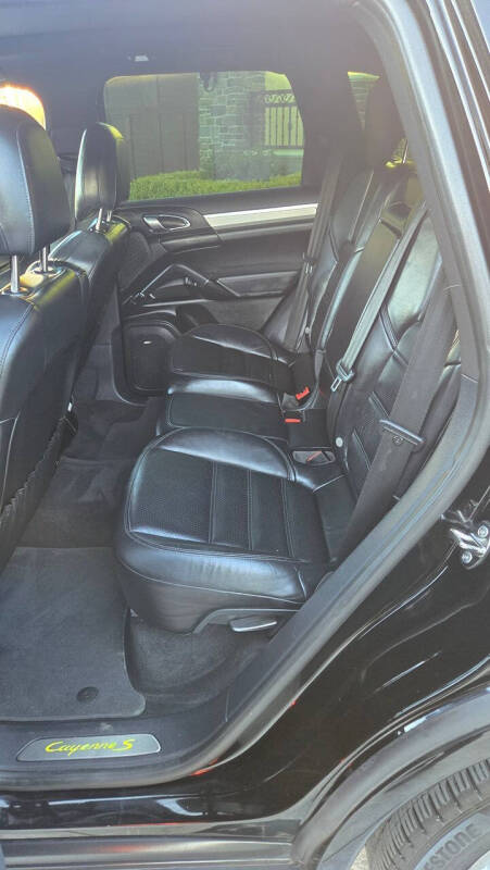 2017 Porsche Cayenne S E-Hybrid Platinum Edition