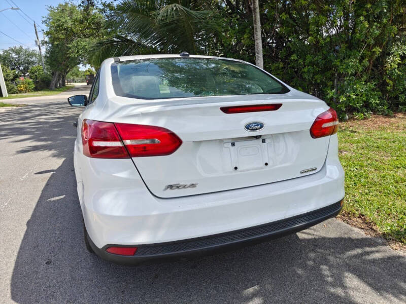2016 Ford Focus S