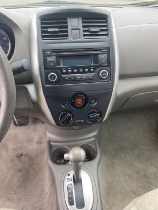 2015 Nissan Versa 1.6 SV