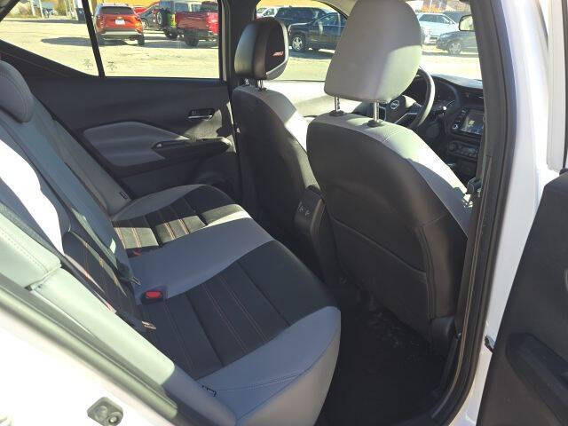 2023 Nissan Kicks SR