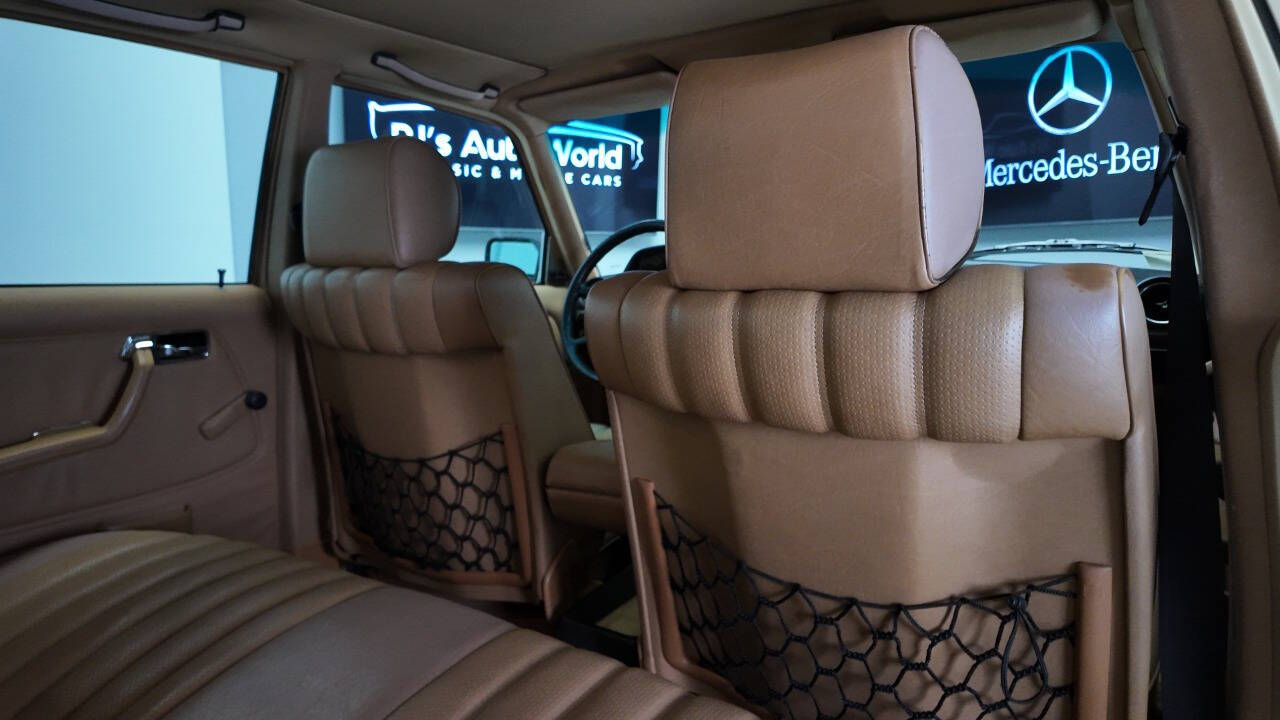 1983 Mercedes-Benz 240-Class 59