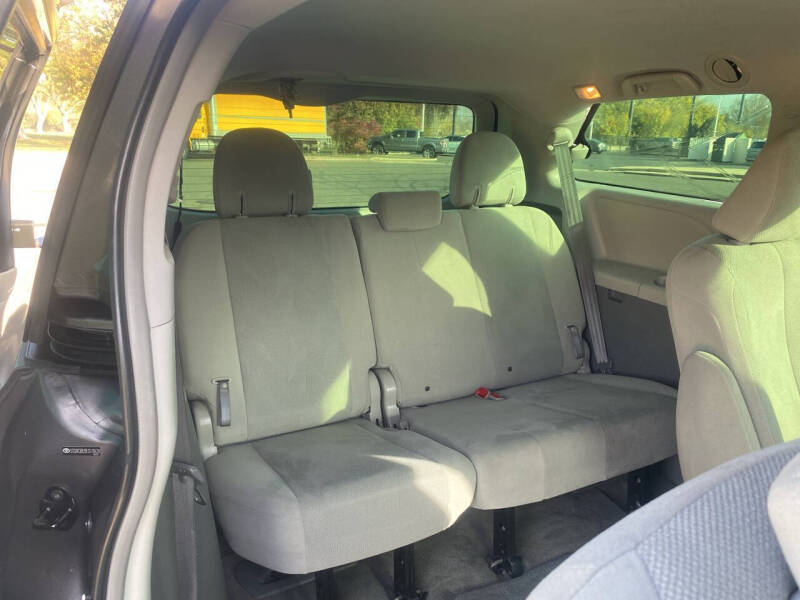 2014 Toyota Sienna L 7-Passenger