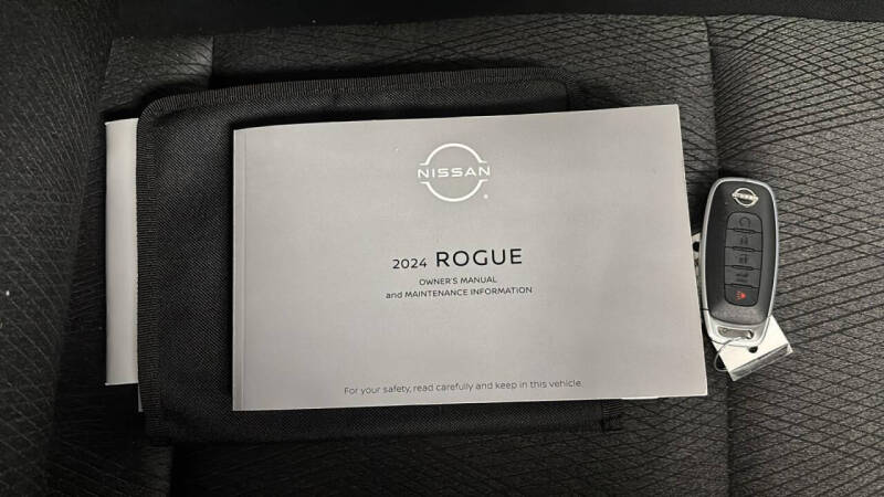 2024 Nissan Rogue SV