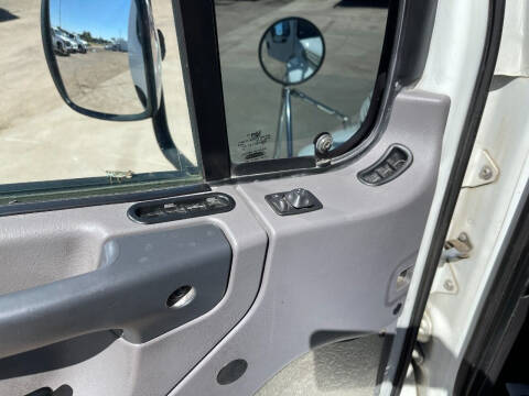 2013 Freightliner Business class M2