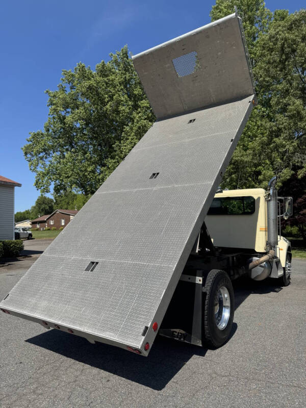 2010 Peterbilt 337